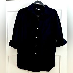 OLD NAVY BOYFRIEND BUTTON UP TOP  
SIZE SMALL